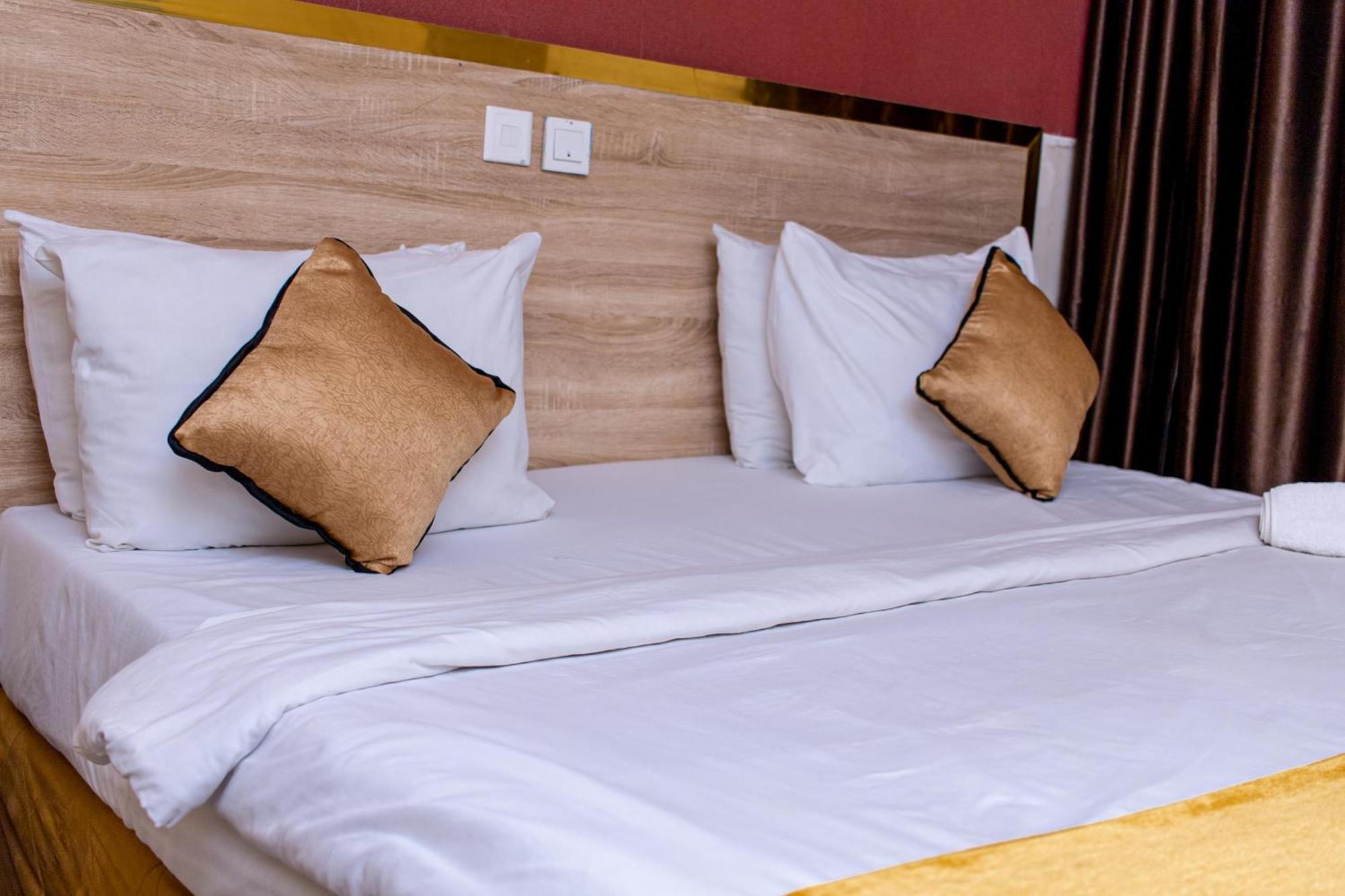 Royal Rex Hotels And Spa Lagos Exterior photo